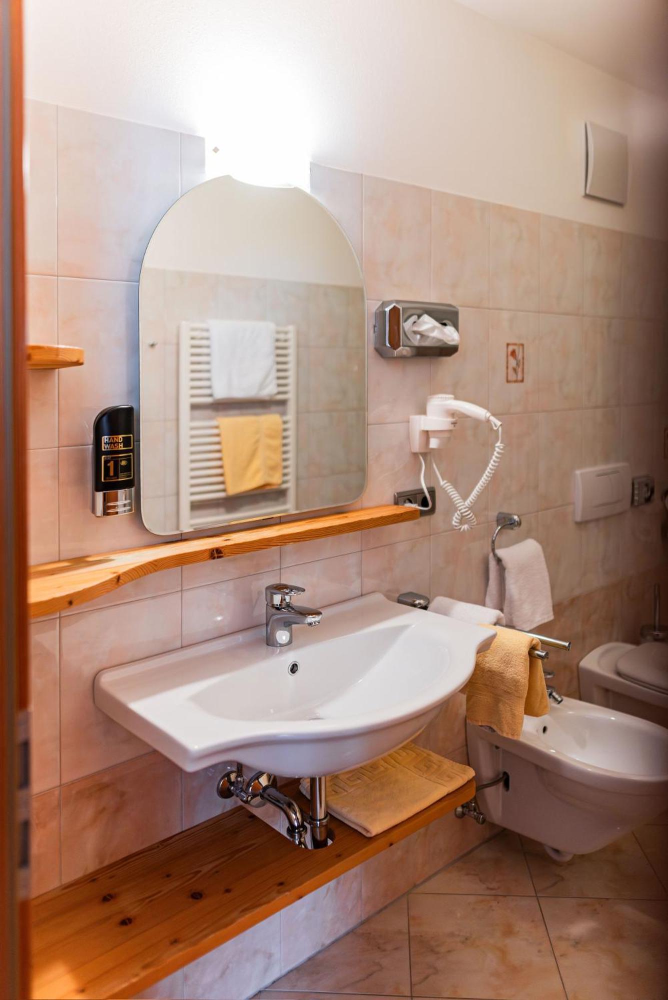 Hotel Ultnerhof Santa Gertrude Luaran gambar